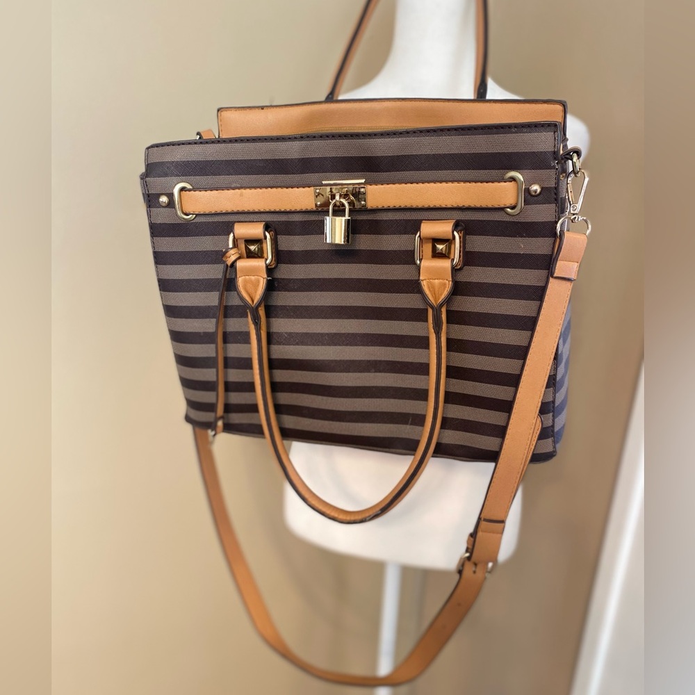 GUC ADRIENNE VITTADINI Striped Shoulder Handbag w/Long Strap